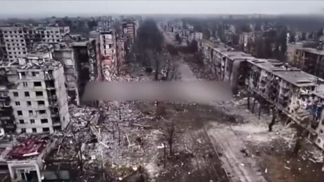 Záběry z dronu: Rusové proměnili Avdijivku v pustinu plnou zničených domů